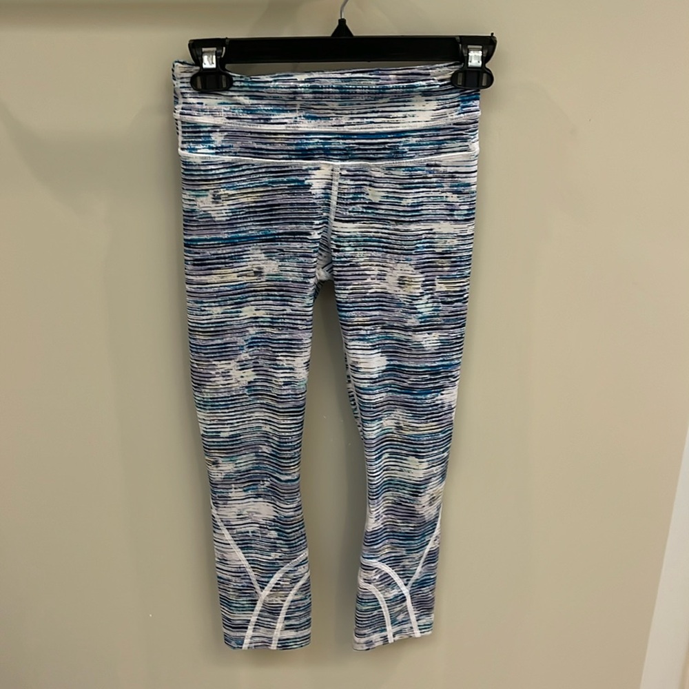EUC LULULEMON striped leggings, size 2